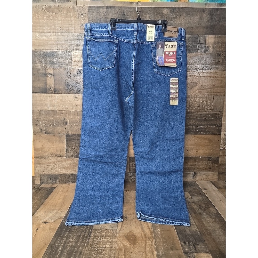 Wrangler Rugged Wear Relaxed Fit Mens Jeans Size 44X32 Durable Cotton Workwear
